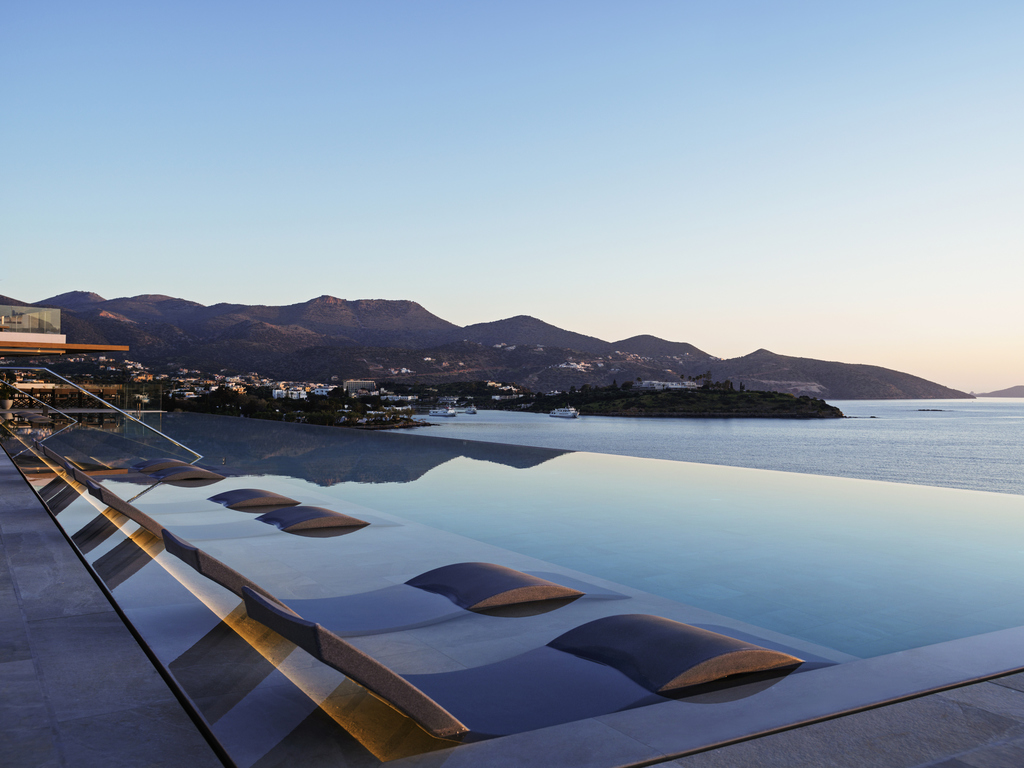 Beautiful hotel swinming pool